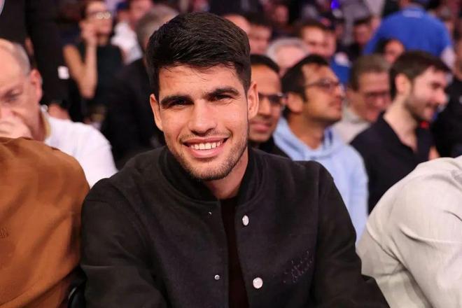 半场：阿森纳1-0曼联，卡拉菲奥里破门，多古远射中框