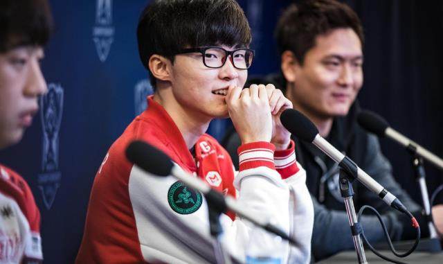 快速反击往 快速反击往