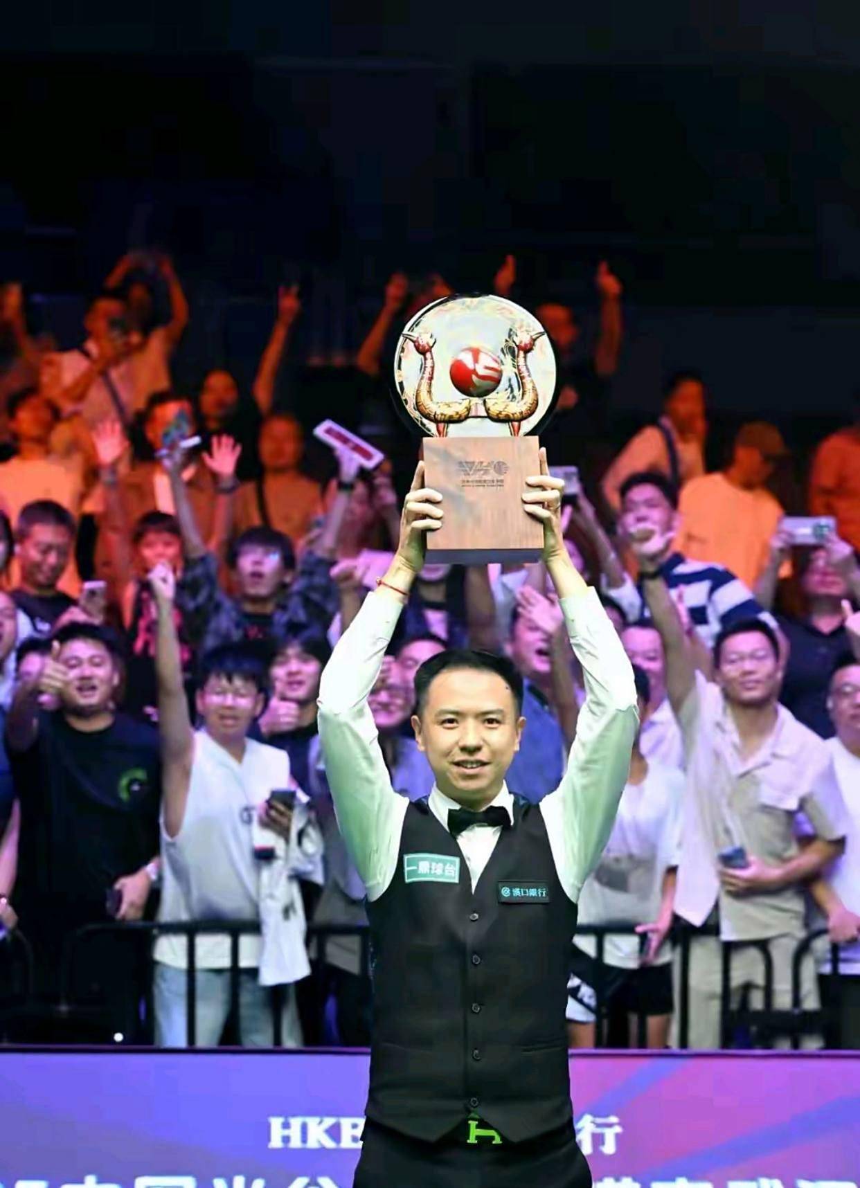 球员不应仅 球员不应仅